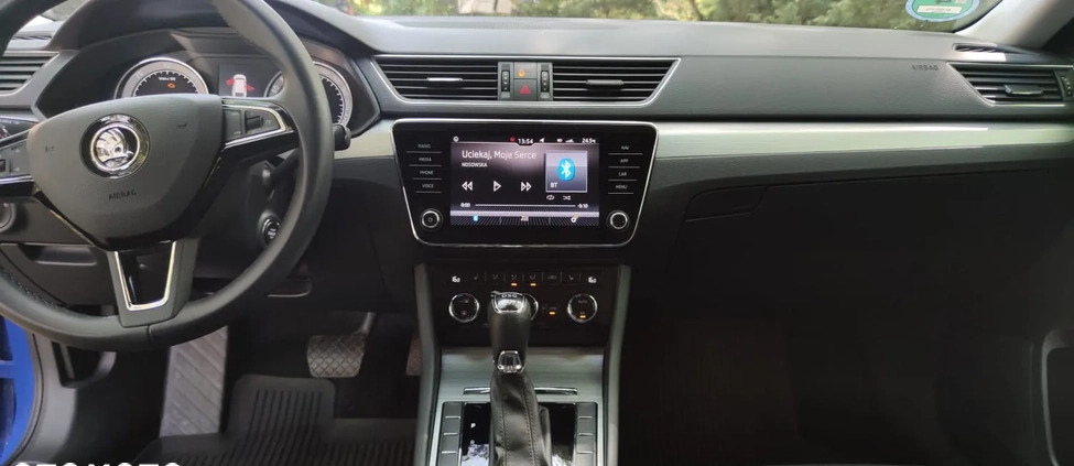 Skoda Superb cena 86838 przebieg: 165600, rok produkcji 2020 z Skawina małe 562